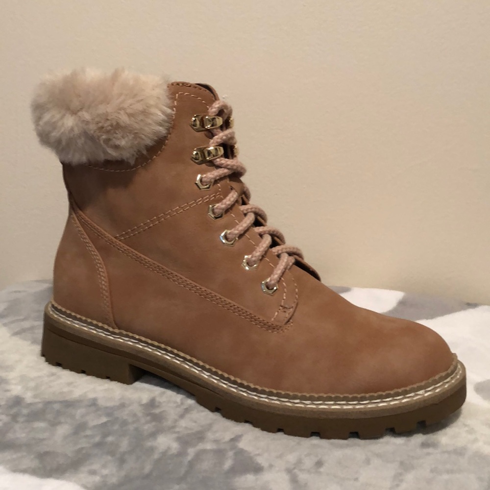 Steve Madden women’s lace up boots